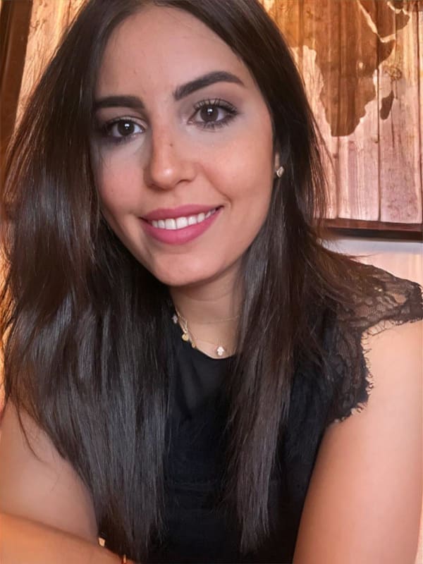 MERIAM BOURI Assistante de la Galerie au Maroc