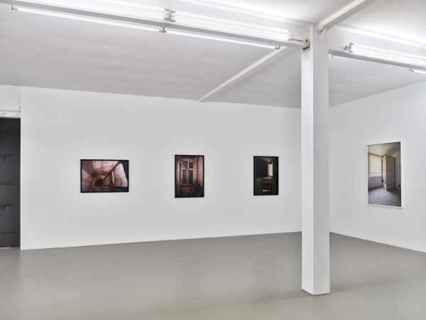 Zwischen Decke Und Boden 010