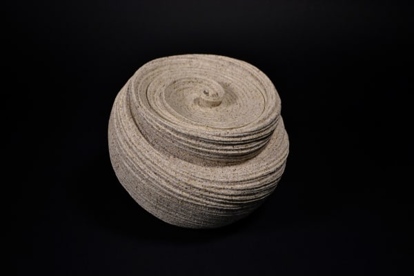 Sakiyama Takayuki (b. 1958) Mizusashi Chōtō; Listening to the Waves 2017 Stoneware with sand glaze 6.5 x 7.5 x 7.5 in. Sold