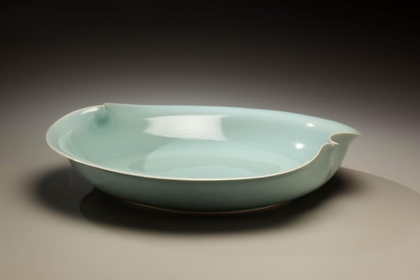 Kawase Shinobu (b. 1950) Low bowl with one inward and one outward point in rim, 2008 Porcelainous stoneware 3 1/2 x 15 1/8 inches Inv# 5945