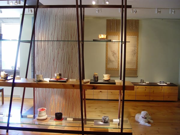 Click the photo for further images of the installation of the Ajiki Hiro show. All featured washi paper works by Hiro Odaira.