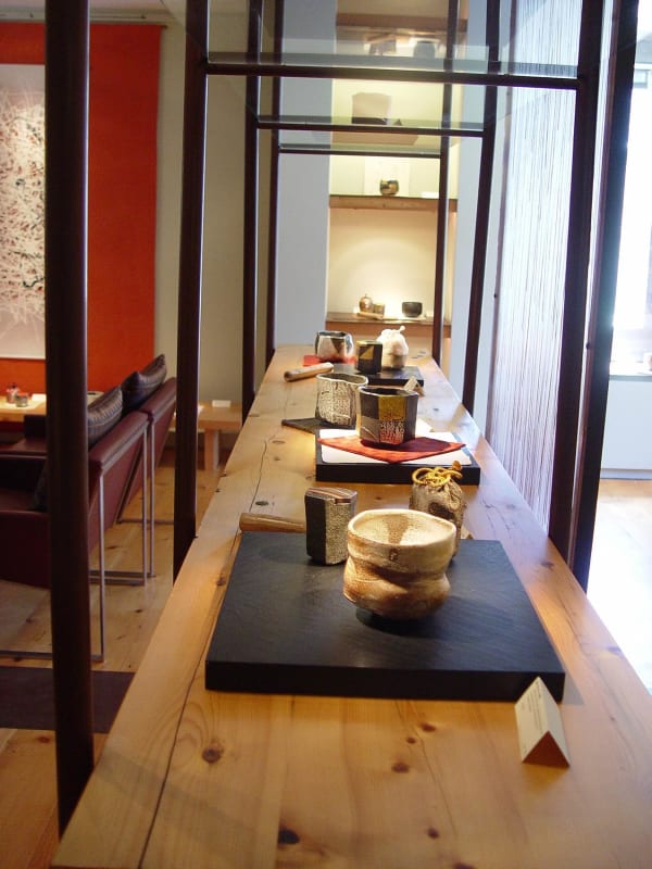 Click the photo for further images of the installation of the Ajiki Hiro show. All featured washi paper works by Hiro Odaira.