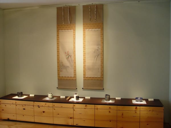 Click the photo for further images of the installation of the Ajiki Hiro show. All featured washi paper works by Hiro Odaira.