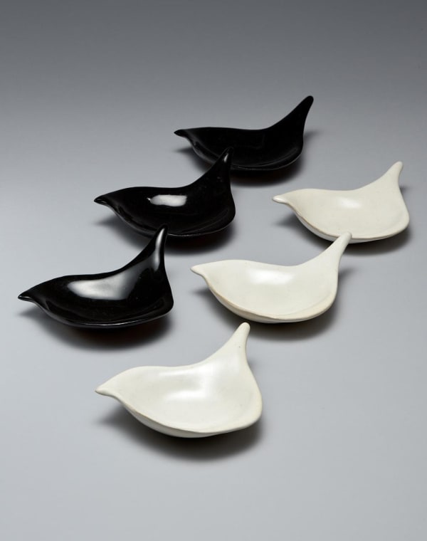 Yagi Kazuo (1918-1979) Set of six black and white individual dishes in the shape of birds, ca.1965 Glazed stoneware 2 x 5 x 6 5/8 in. each Inv# 8500