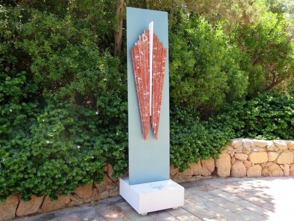 Gioni David Parra STELE Bladelight Concert II, 2023 Red marble and white marble sculpture on white marble base and iron plate colored with micaceous paint 215 x 50 x 36 cm
