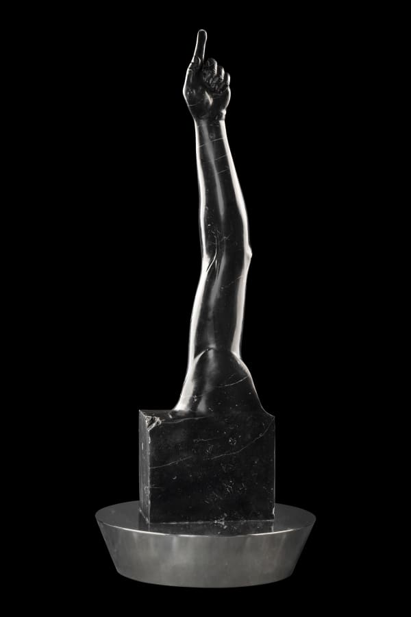 Michelangelo Galliani, Lassù, 2019, marmo nero Marquinia, acciaio inox e acciaio, cm 260x150x150