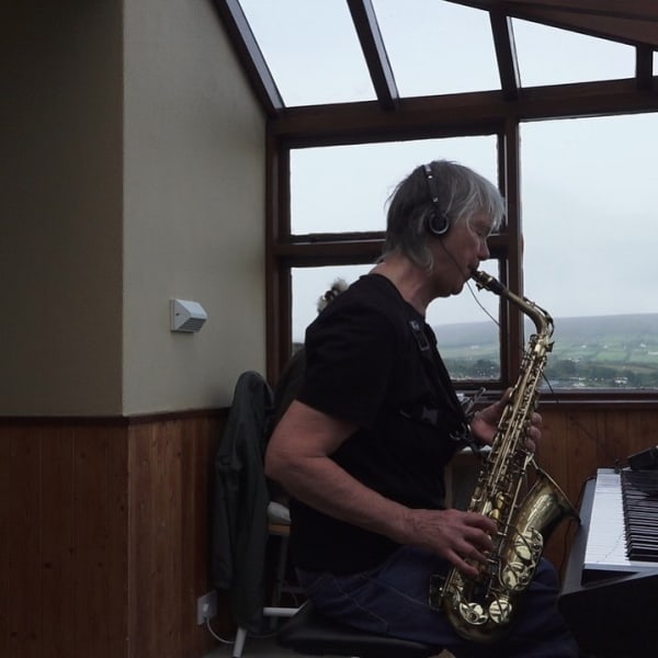 Charcoal meets Saxophone - a Dialogue between a Painter and a Jazz Musician