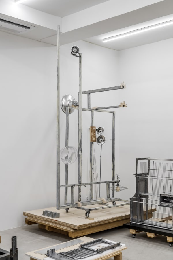 Jewyo Rhii, Flash Pallet, 161 x 115 x 315 cm, 2023