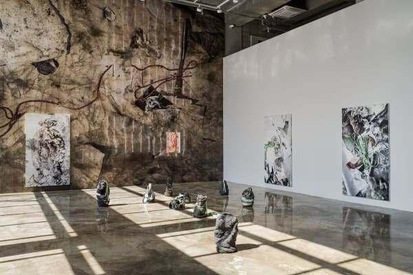 펠레스 엠파이어: Even here, I exist