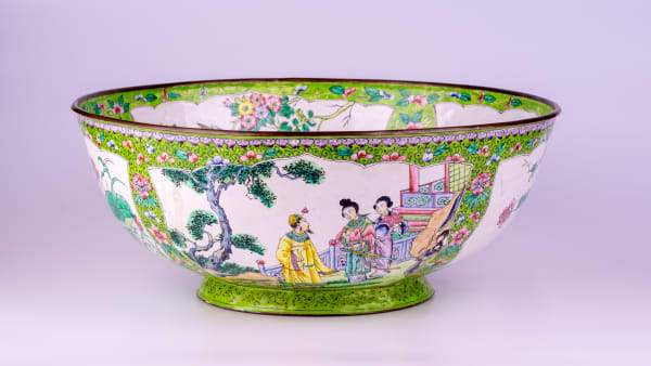 A Canton enamel footed metal bowl, 19th century