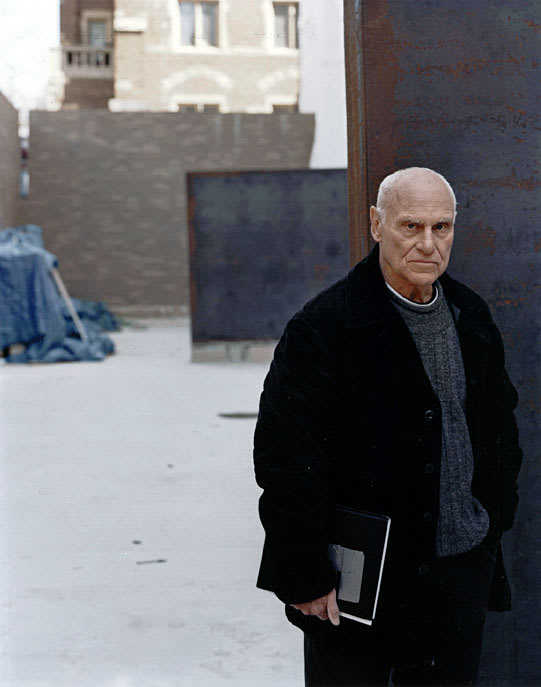Artist Richard Serra, Who Warped Space With Steel, Dies at 85