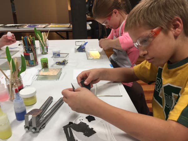 Glass Lab: Grown-ups & Kids Ages 9–11