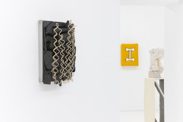 Douglasrieger Concealer Installationview 08