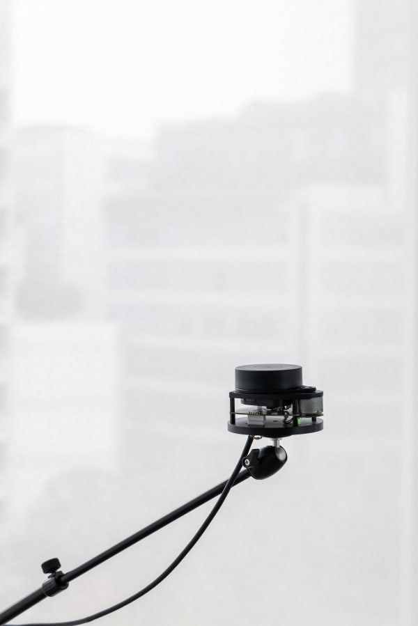 Feng Chen, Light Puzzle – Trio; Motion is Action installation view, BY ART MATTERS, photo by Liuliu Jiang 冯晨，《光的缠绕－三重奏》； “动为行”展览现场，BY...