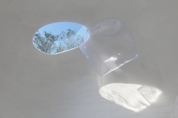 Installation view of “Alice Wang: The Touching Touched,” UCCA Dune, 2023. Courtesy UCCA Center for Contemporary Art. “王凝慧：触之可觉”展览现场，UCCA沙丘美术馆，2023。图片由UCCA尤伦斯当代艺术中心提供。