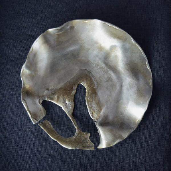 <span class="artist"><strong>Keron Beattie</strong></span>, <span class="title"><em>Flux - vessel form 2</em>, 2023</span>