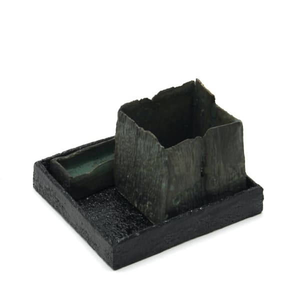 06-39, 2025 Ella Porter Stoneware Box collection - Verdigris and tar H 7 cm W 11 cm D 10.5 cm