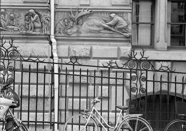 Thaddeus Holownia ,1 rue René-Panhard, Institut de Paleontologie Humaine, Paris, 2007