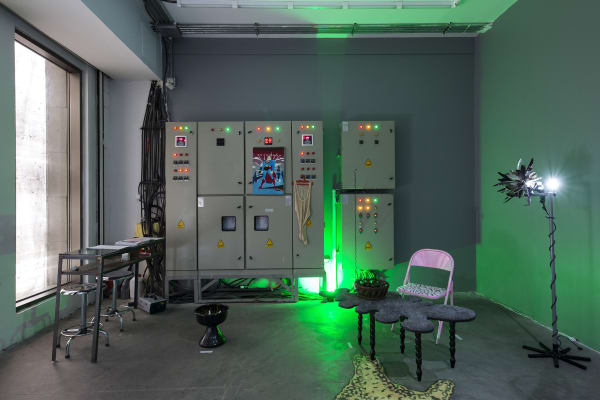 Amin Akbari Unsafe Zone Domestic Production Electric Lowres 03