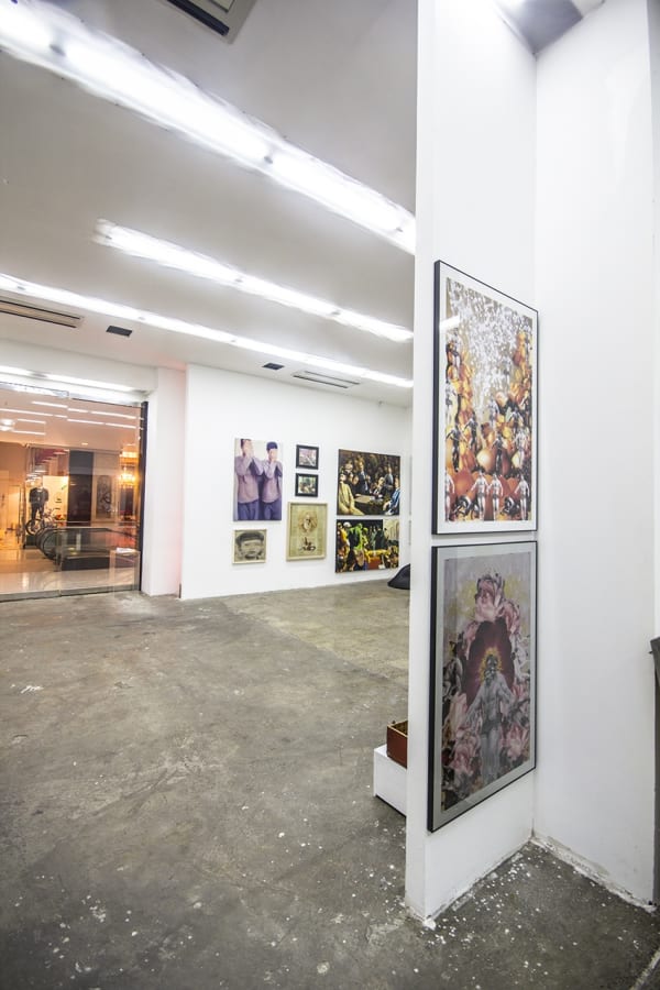 1393 2015 The Hamidreza Pejman Collection Dastanoutside Installation View Lowres 02