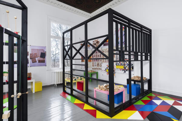 Fröbel Studio: Institutt for kreativitet & The Montessori Glass Classroom