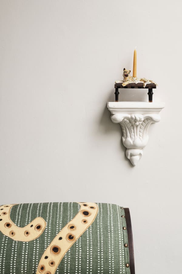 AMATA BENEDICT: IN RUINS