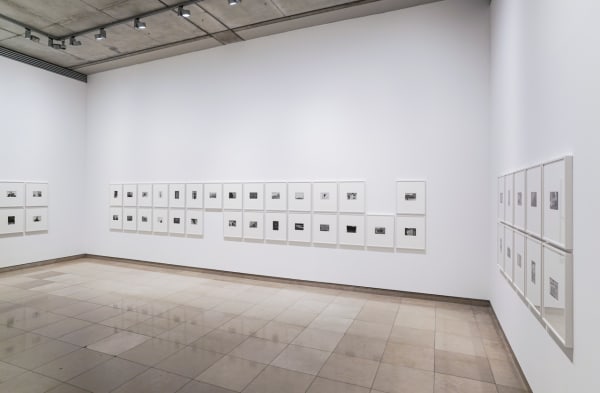 Jeff Weber, Serial Grey, 2021 Exhibition view at Carré d'Art, Nîmes Courtesy of the artist, Carré d'Art - Musée d'Art Contemporain de Nîmes & Erna Hecey Gallery