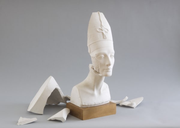 broken nefertiti 2003 Little Warsaw