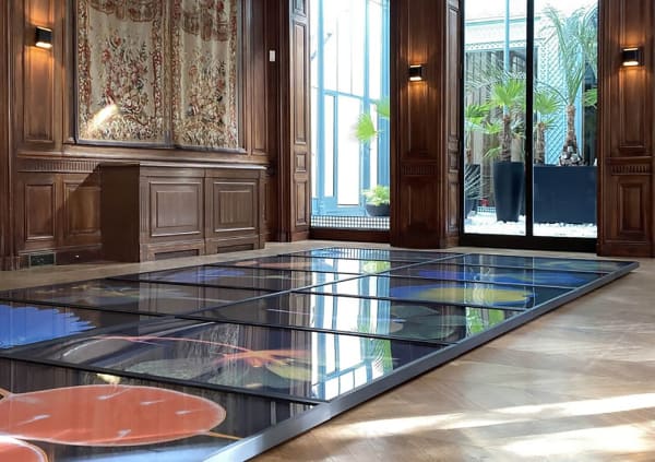 Suzanne Lafont, New Companion Species, 2018-2019 Floor installation of 12 archival pigment print on cotton rag paper, 160 x 106,7 cm (unframed), 165 x 111,5 cm (framed) 330 x 1350 x 12 cm, Unique Courtesy of the artist & Erna Hecey Gallery