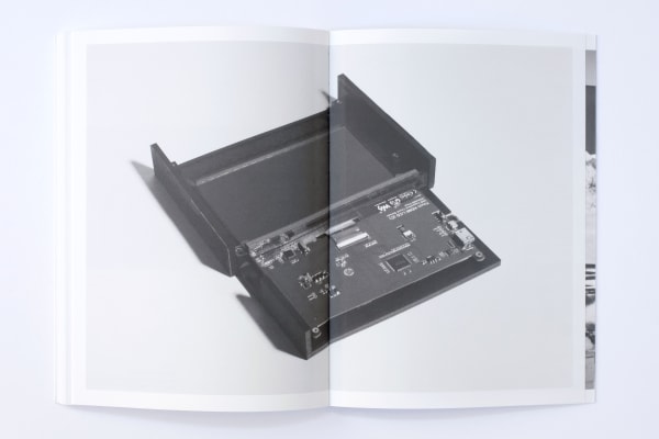 Jeff Weber, Image Storage Containers, 2023, 112 p., 24 x 17.1 cm, edition of 600 copies Photography: Gevaert Editions
