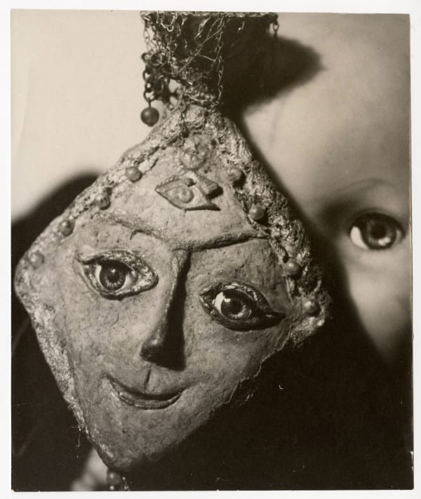 Kati Horna, The two dolls, Mexico, 1956