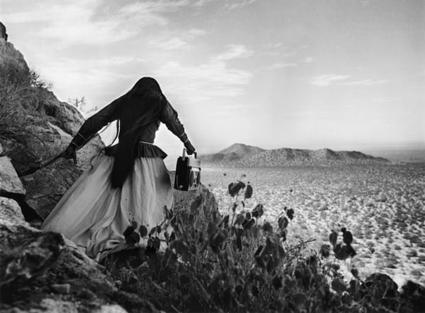 Graciela Iturbide Mujer ángel, Desierto de Sonora, México, 1979