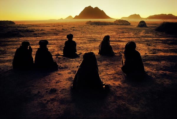 Steve McCurry, Kuchi Nomads, Evening Prayer, Kandahar, 1992