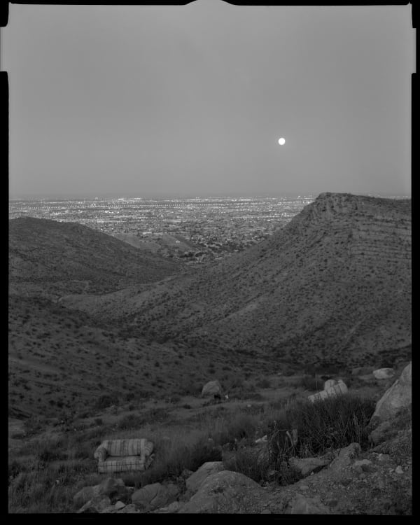 Lisa Elmaleh, Full moon over Juarez, Mexico, looking towards El Paso; Luna llena sobre Juárez, México, mirando hacia El Paso, 2021