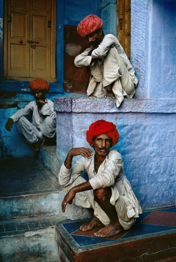 Steve McCurry, Men on Steps, Jodhpur, 1996