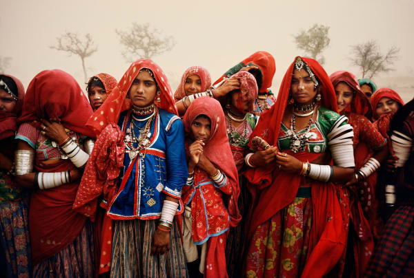 Steve McCurry, Cluster of Women in Dust Storm, India, 1983