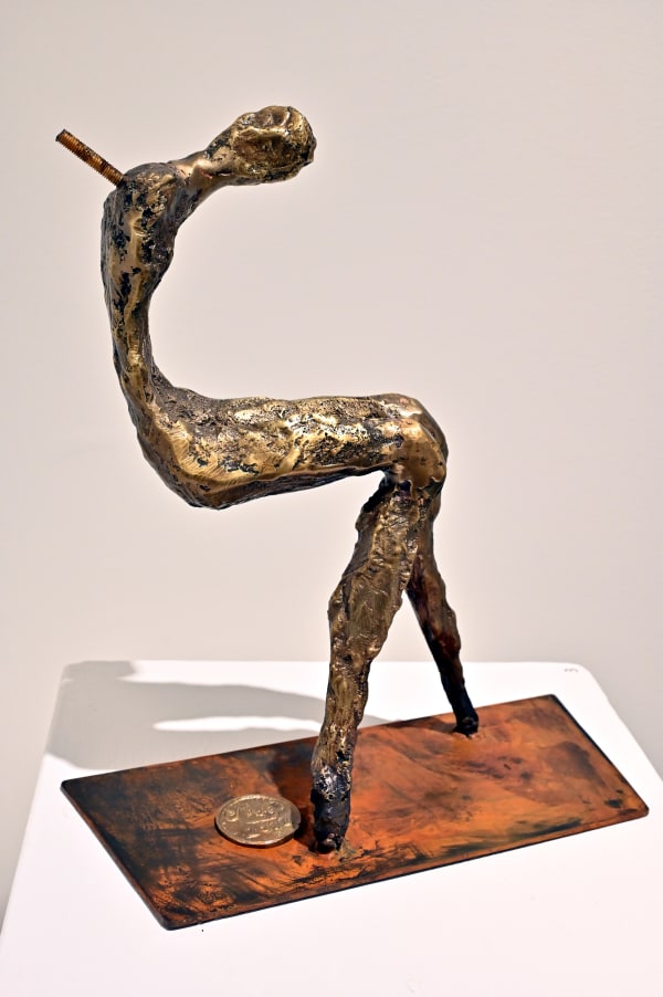 Emad Dhahir, Pointless stying, 2022, Bronze, 42x37x20cm