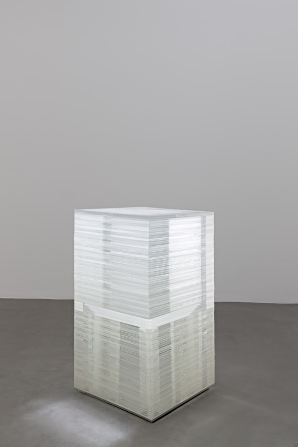 Cildo Meireles Sem título [Untitlted], 2023 acrílico [acrylic] 110 x 60 x 60 cm 43 ¼ x 23 ⅝ x 23 ⅝ in Edition of 3 foto [photo]: Edouard Fraipont