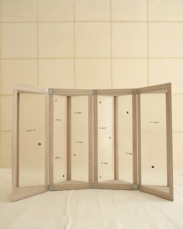 Palma Cardume, 2024 freijó, fibra de vidro, silicone, moedas diversas [freijó wood, fiberglass, silicone, assorted coins] 91 x 160 cm 354 3/8 x 629 7/8 in 8/8 + 2 AP (22366) Ph: Fernando Mendes