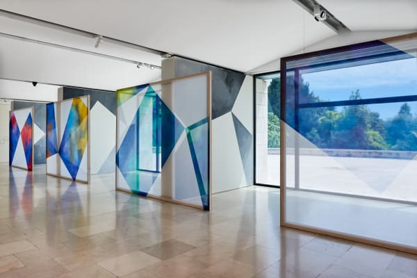 Vue de l'expostion Cécile BART Je suis bleue Musée national Marc Chagall 2021 © Anthony Lanneretonne