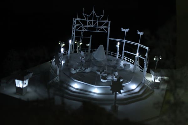 Mathieu SCHMITT Glitched #1 XL / Break Dance N°1 2015 Verre, filtre anti UV, maquette, leds 65 x 65 x 65 cm