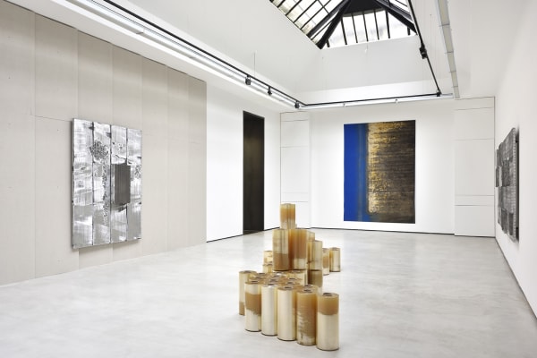 Exhibition view of corps simple corps composé, by Eric Baudart. Galerie Christophe Gaillard, Paris, 2022. © Photo: Rebecca Fanuele.