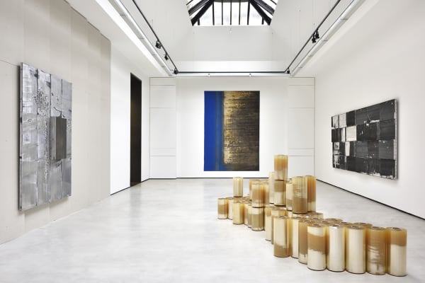 Exhibition view of corps simple corps composé, by Eric Baudart. Galerie Christophe Gaillard, Paris, 2022. © Photo: Rebecca Fanuele.