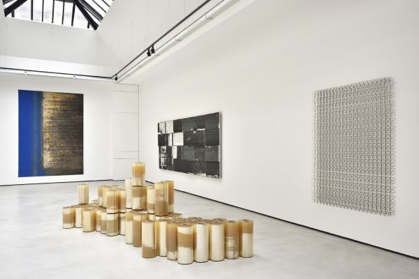 Exhibition view of corps simple corps composé, by Eric Baudart. Galerie Christophe Gaillard, Paris, 2022. © Photo: Rebecca Fanuele.