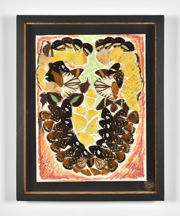 Pierre Bettencourt Le serpent à deux têtes, 1972 Signé du monogramme et daté au dos 1972 Ailes de papillons, crayons gras et collage sur papier Butterfly wings, grease pencil and collage on paper 31 x 23,5 cm la feuille, 39,5 x 31,5 x 3,5 cm ©Photo: Rebecca Fanuele