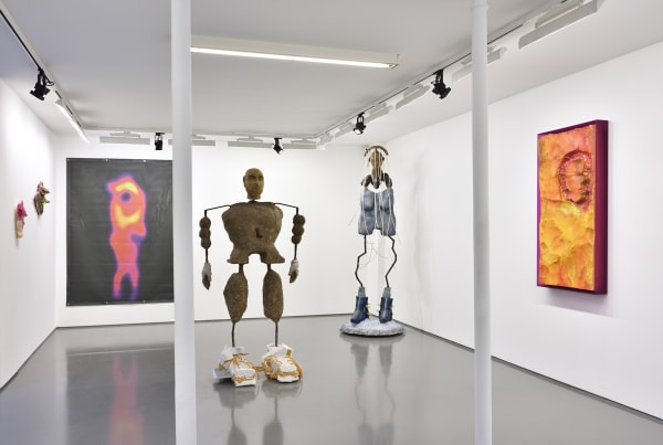 COSMOS 99, Galerie Christophe Gaillard, Paris. © Photo : Rebecca Fanuele.