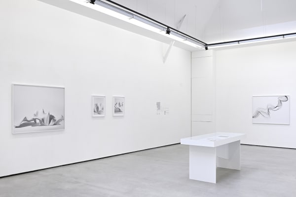 Les géométries de l'esprit, image latente, de Marina Gadonneix avec Victor Rambaud. Photo : Rebecca Fanuele.