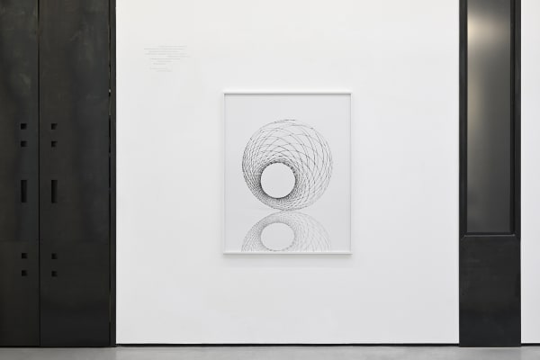 Les géométries de l'esprit, image latente, de Marina Gadonneix avec Victor Rambaud. Photo : Rebecca Fanuele.