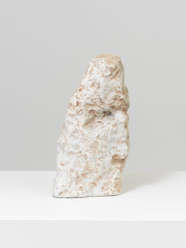 William Tucker, Mask for Michael, 2022, Resin, 35.6 x 15.9 x 16.5 cm All images : © William Tucker, Courtesy LGDR