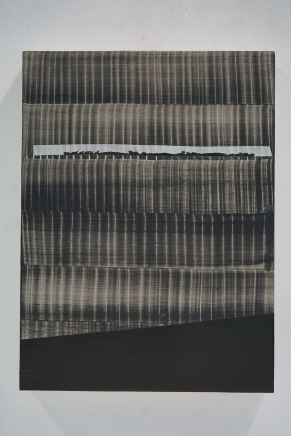 Juan Uslé La imagen prometida, 2016 Vinyl, dispersion, acrylic and dry pigment on canvas 24 x 18.1 inches (61 x 46 cm)